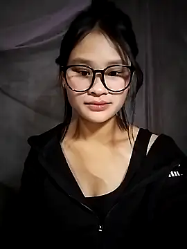 Snapshot of saronla_03 chatting on December 2, 2025, 3:07 am saronla 03 online show from December 2, 2025, 3:07 am