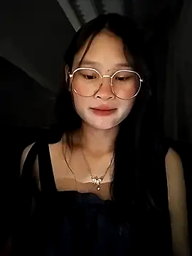 Snapshot of saronla_03 chatting on October 1, 2025, 6:51 am saronla 03 online show from October 1, 2025, 6:51 am