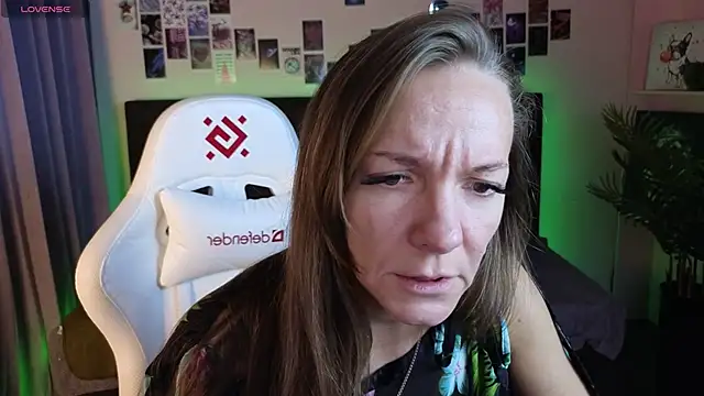 Jesica mooon online show from October 11, 2025, 1:28 am