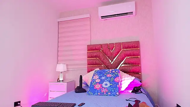 emma madi online show from November 3, 2025, 11:58 am