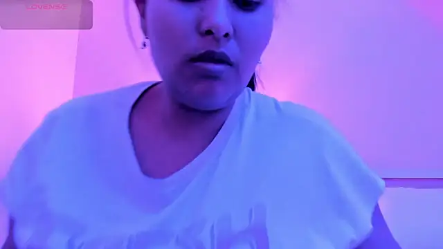 BellaNixs online show from October 9, 2025, 3:18 am