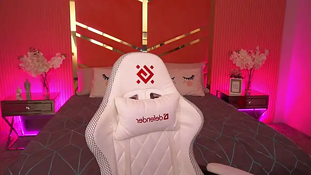 Snapshot of AngyyEyess chatting on October 3, 2025, 12:25 am AngyyEyess online show from October 3, 2025, 12:25 am