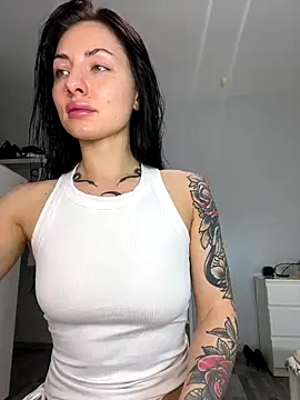 kaonasssiii online show from November 3, 2025, 7:50 pm