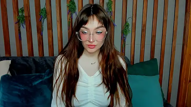 Emily Tylerr online show from September 9, 2025, 1:38 am