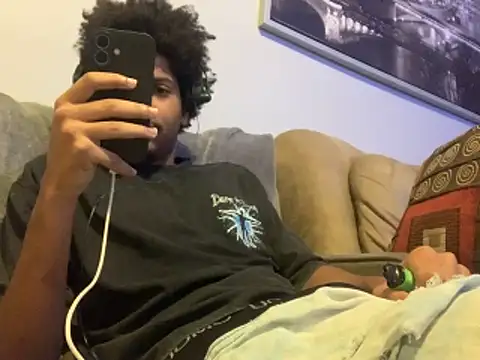 Snapshot of Insurance-03 chatting on October 17, 2025, 6:28 am Insurance-03 online show from October 17, 2025, 6:28 am