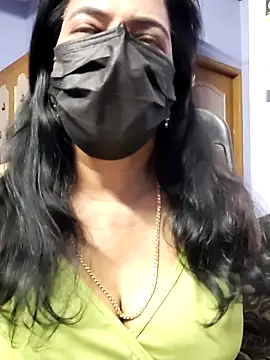 mallu-lover online show from November 13, 2025, 1:31 am