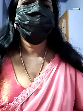 mallu-lover online show from October 28, 2025, 1:10 pm