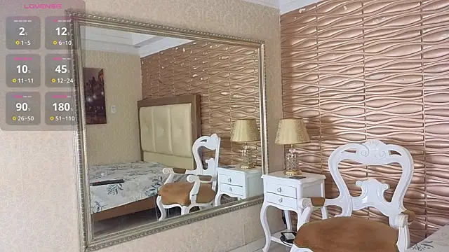 Miladiosa online show from July 12, 2026, 1:23 pm