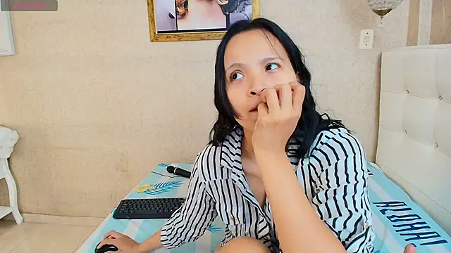 Miladiosa online show from November 3, 2025, 12:09 pm