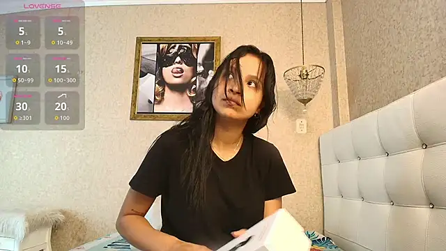 Miladiosa online show from December 19, 2025, 11:56 am