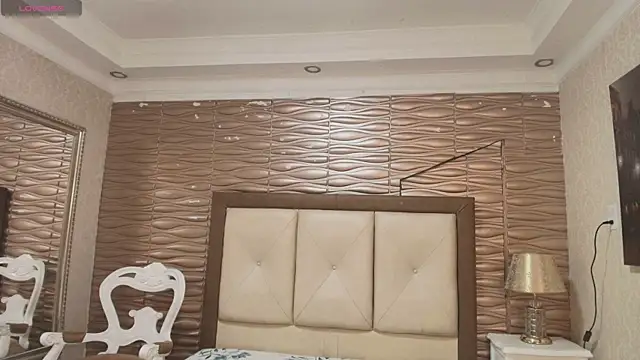 Miladiosa online show from April 4, 2026, 12:23 pm