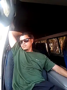 Snapshot of Deza-10 chatting on December 3, 2025, 1:32 pm Deza-10 online show from December 3, 2025, 1:32 pm