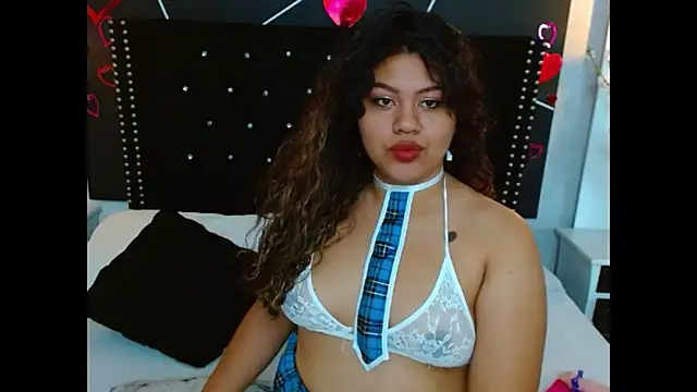 CloeStron online show from September 12, 2025, 12:16 pm