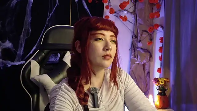 lunnaa  online show from October 29, 2025, 4:55 am