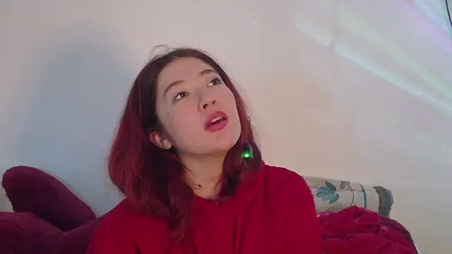 lunnaa  online show from March 6, 2026, 3:23 am