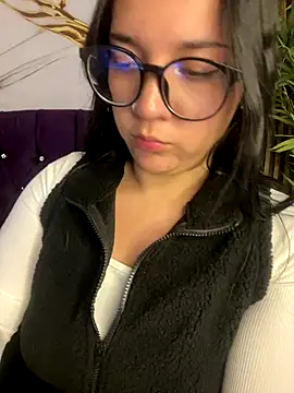 Snapshot of sara_roy04_ chatting on October 4, 2025, 1:07 am sara roy04 online show from October 4, 2025, 1:07 am