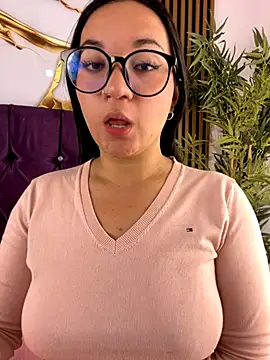 Snapshot of sara_roy04_ chatting on September 9, 2025, 4:22 am sara roy04 online show from September 9, 2025, 4:22 am