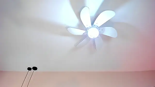 SerenaAveline online show from September 15, 2025, 10:21 pm