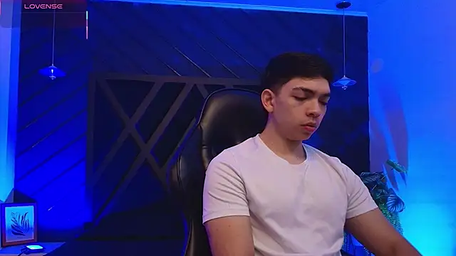 Eryonbradley online show from March 17, 2026, 11:24 am