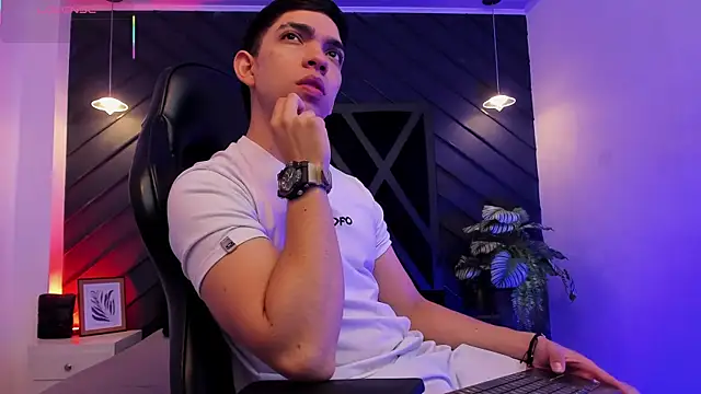 Eryonbradley online show from January 13, 2026, 11:25 am