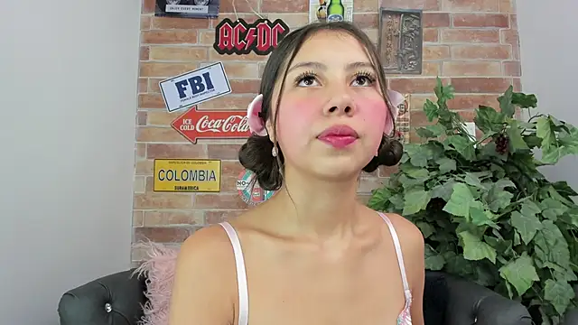 misss luxury online show from November 8, 2025, 11:03 am