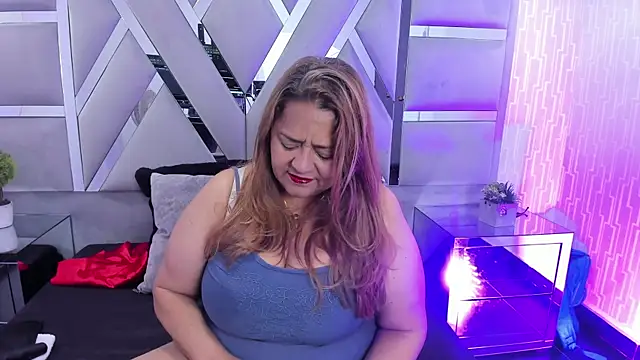 MonzerratBoyer online show from March 10, 2026, 7:18 pm