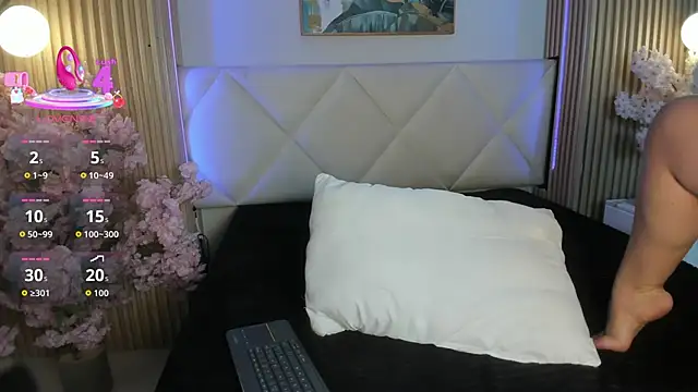 Snapshot of veronica_hill_ chatting on February 24, 2026, 3:07 am veronica hill online show from February 24, 2026, 3:07 am