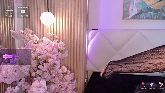 Snapshot of veronica_hill_ chatting on May 8, 2026, 3:21 am veronica hill online show from May 8, 2026, 3:21 am
