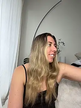 louiseberkeley online show from June 11, 2026, 2:11 am