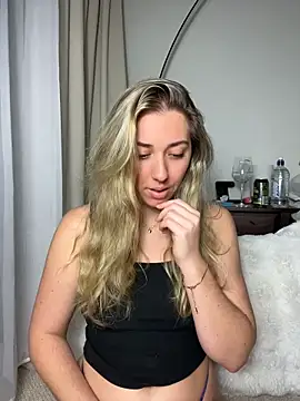 louiseberkeley online show from June 7, 2026, 9:03 am