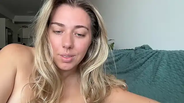 louiseberkeley online show from February 11, 2026, 1:49 am