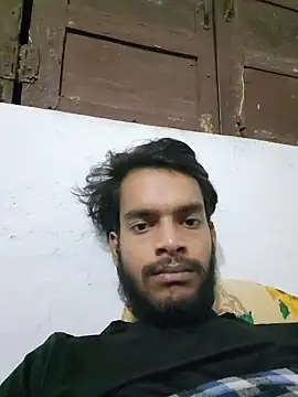 Snapshot of yashuuuu021 chatting on October 27, 2025, 3:35 pm yashuuuu021 online show from October 27, 2025, 3:35 pm