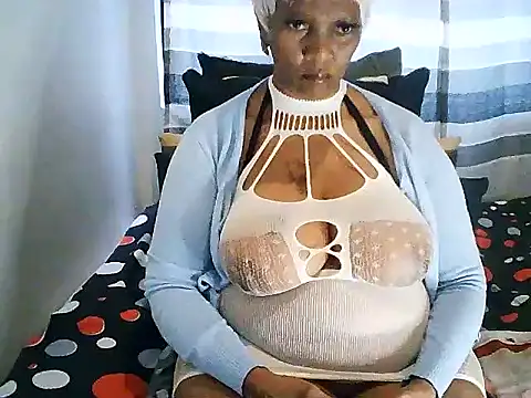 Snapshot of BigPussy10xx chatting on September 27, 2025, 5:35 am BigPussy10xx online show from September 27, 2025, 5:35 am