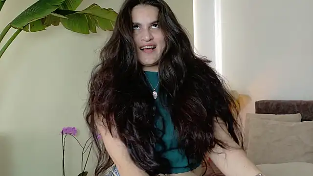 lizdevine online show from October 17, 2025, 6:43 pm