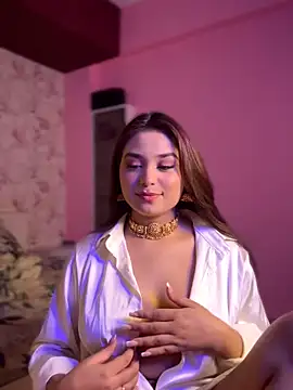 chloiedecker online show from April 7, 2026, 7:48 pm