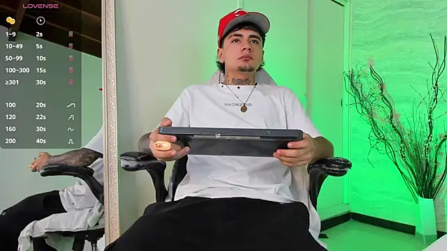 JamesDeker online show from September 13, 2025, 8:09 pm