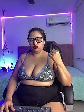 Velveet x online show from October 17, 2025, 12:18 pm