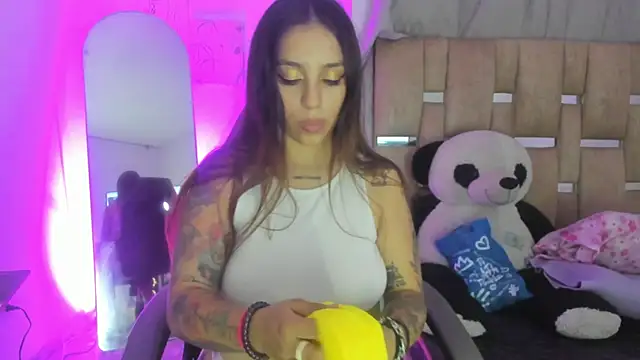 JulianaCarter online show from October 4, 2025, 7:37 pm