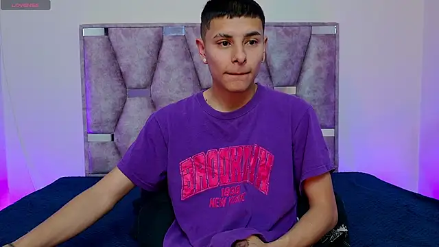 lana and liam  online show from September 9, 2025, 10:25 am