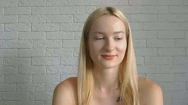 Snapshot of Alice_Sweet_01 chatting on June 26, 2026, 11:05 am Alice Sweet 01 online show from June 26, 2026, 11:05 am