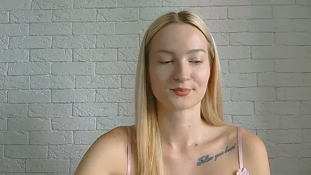Snapshot of Alice_Sweet_01 chatting on July 12, 2026, 8:04 am Alice Sweet 01 online show from July 12, 2026, 8:04 am