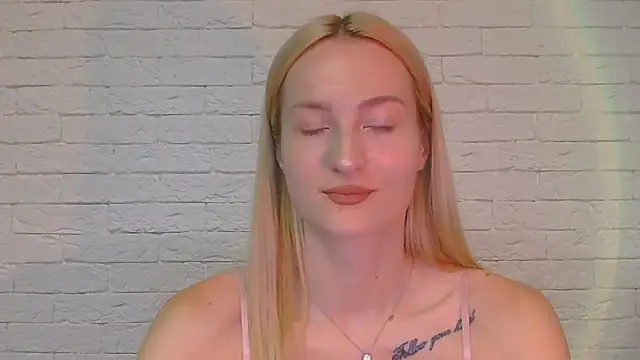 Snapshot of Alice_Sweet_01 chatting on June 17, 2026, 8:19 pm Alice Sweet 01 online show from June 17, 2026, 8:19 pm