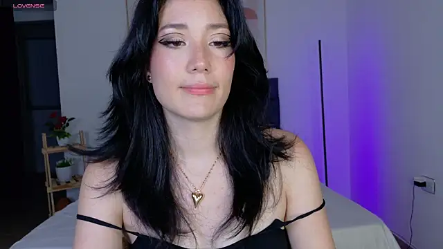 Eliih 01 online show from October 7, 2025, 11:50 pm