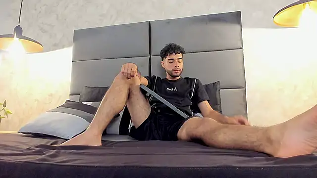 RaphaelDufort online show from September 8, 2025, 11:48 pm