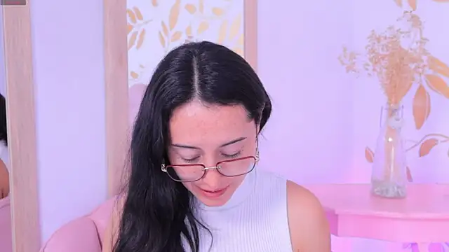 Snapshot of Ginevra_esposito chatting on September 25, 2025, 12:33 pm Ginevra esposito online show from September 25, 2025, 12:33 pm