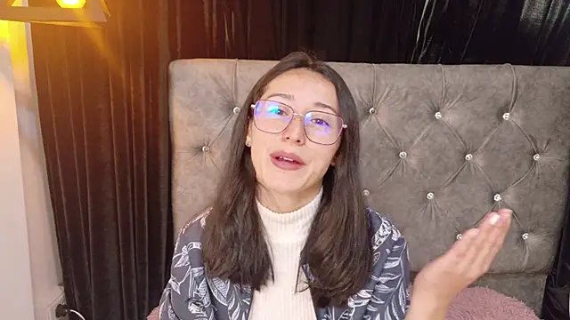 Snapshot of Ginevra_esposito chatting on September 16, 2025, 12:28 pm Ginevra esposito online show from September 16, 2025, 12:28 pm