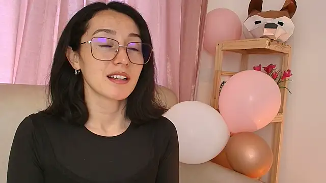 Ginevra esposito online show from April 16, 2026, 12:39 pm