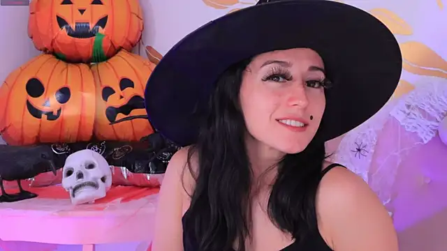 Snapshot of Ginevra_esposito chatting on October 31, 2025, 1:30 pm Ginevra esposito online show from October 31, 2025, 1:30 pm