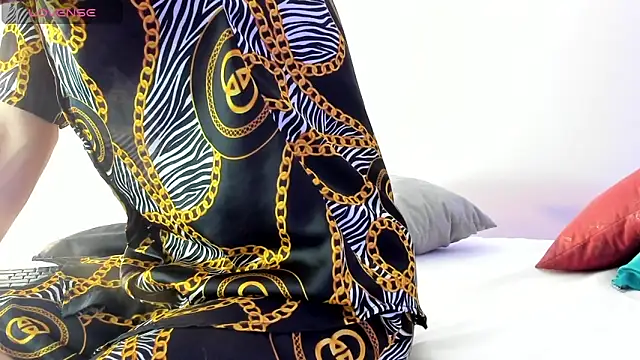 Ivone Rose  online show from November 23, 2025, 12:26 pm