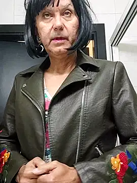 Emily de Carla online show from October 28, 2025, 4:28 pm